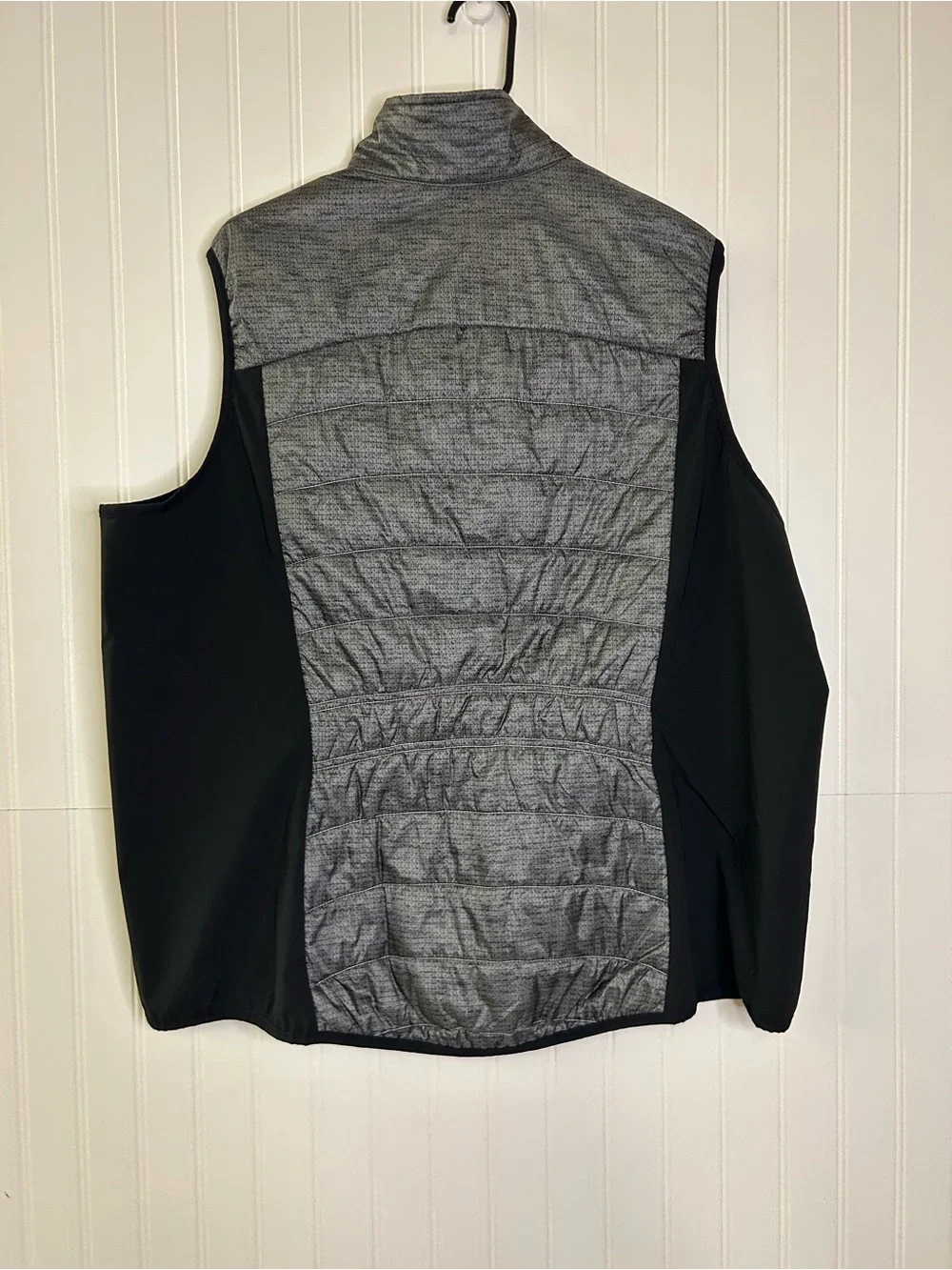 Eddie Bauer Quilted Gray & Black Sleeveless Puffer Vest Size 2XL
